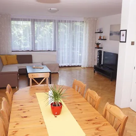 Cedron Apartman *